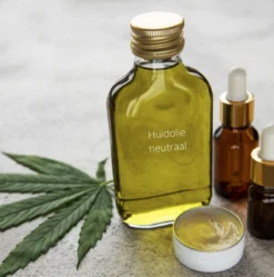 Stichting WietOliePuur - CBD - Huidolie - 10% - 50ml.