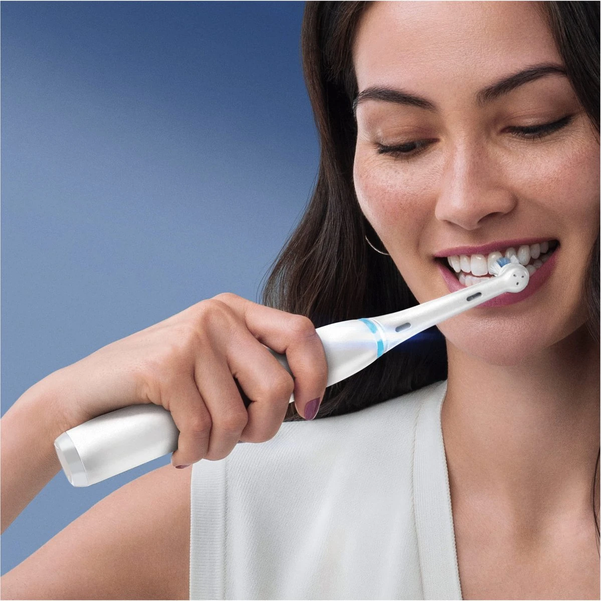 Oral B Oral-B IO 8N - White - Elektrische Tandenborstel - Ontworpen Door Braun 7 Oral B Oral-B IO 8N - White - Elektrische Tandenborstel - Ontworpen Door Braun - Afbeelding 7