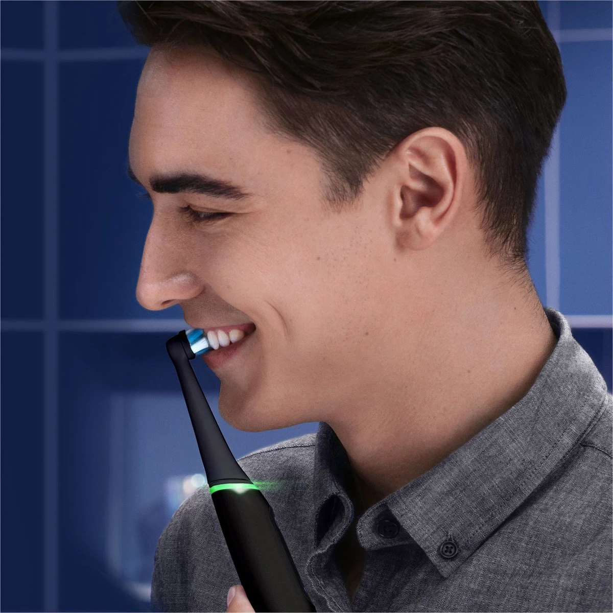 Oral B IO 6N - SMILE Black Lava Elektrische Tandenborstel Ontworpen Door Braun 2 Oral B IO 6N - SMILE Black Lava Elektrische Tandenborstel Ontworpen Door Braun - Afbeelding 2
