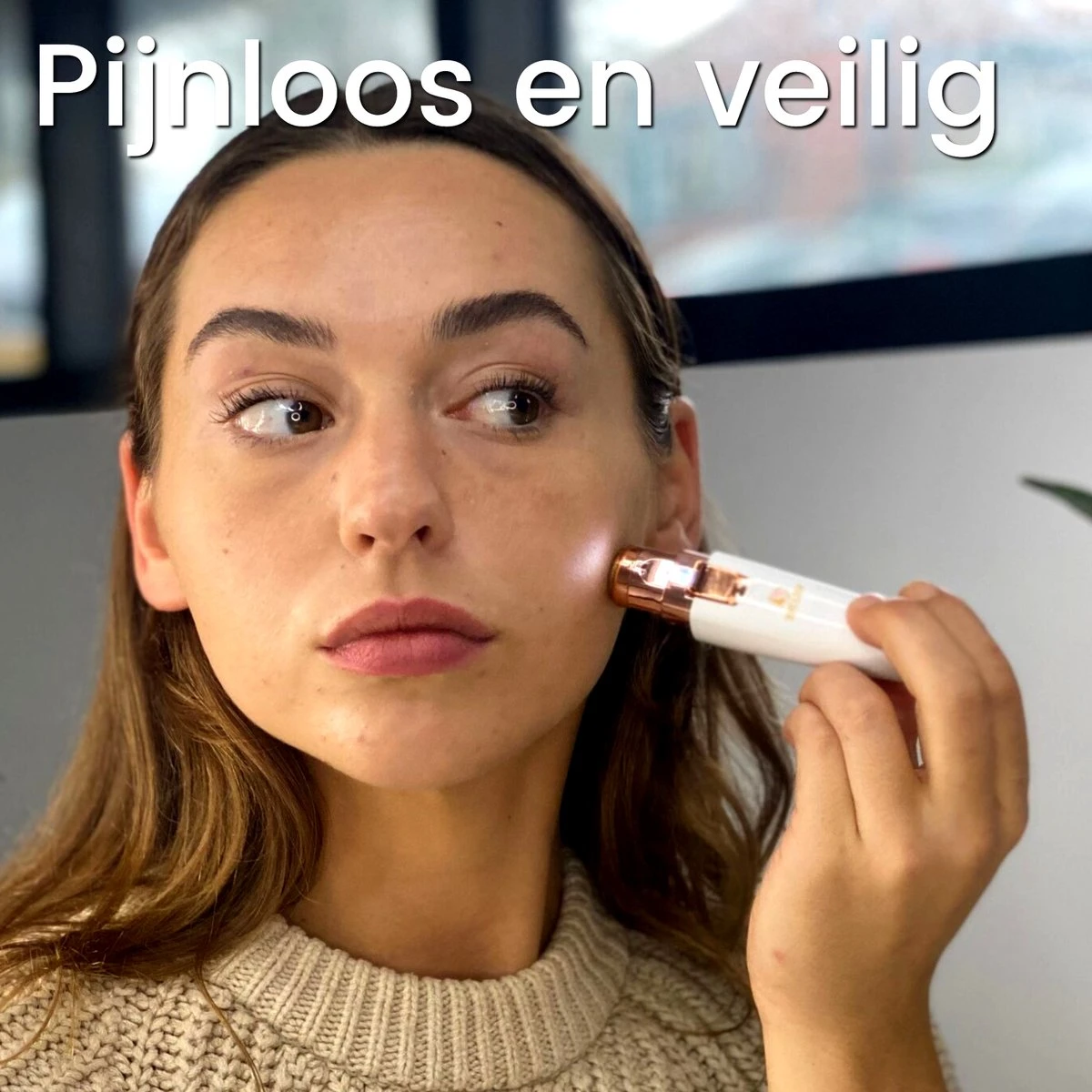 Wenkbrauw Trimmer - Gezichtsontharing Dames - Eyebrow Razor - Precisietrimmer - Incl. 2x Scheermesje - Leuk Cadeau Voor Vrouwen - USB Oplaadbaar - Wit - Incl. E-book 2 Wenkbrauw Trimmer - Gezichtsontharing Dames - Eyebrow Razor - Precisietrimmer - Incl. 2x Scheermesje - Leuk Cadeau Voor Vrouwen - USB Oplaadbaar - Wit - Incl. E-book - Afbeelding 2