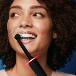 Oral B Pro 3 3900 Duo - Zwart En Roze Elektrische Tandenborstel - Met Extra Opzetborstel -Oral B Shop 1200x1200 191