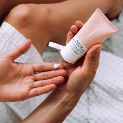 Alternative view of Naïf Herstellende Alles-in-één Crème - Huidverzorging - 2 X 50ml - Met Natuurlijke Ingrediënten
